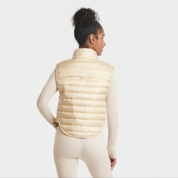Joy Lab Shimmer Ivory Cream Off White Sleeveless Puff Zipper Vest Size Large - Picture 16 of 16